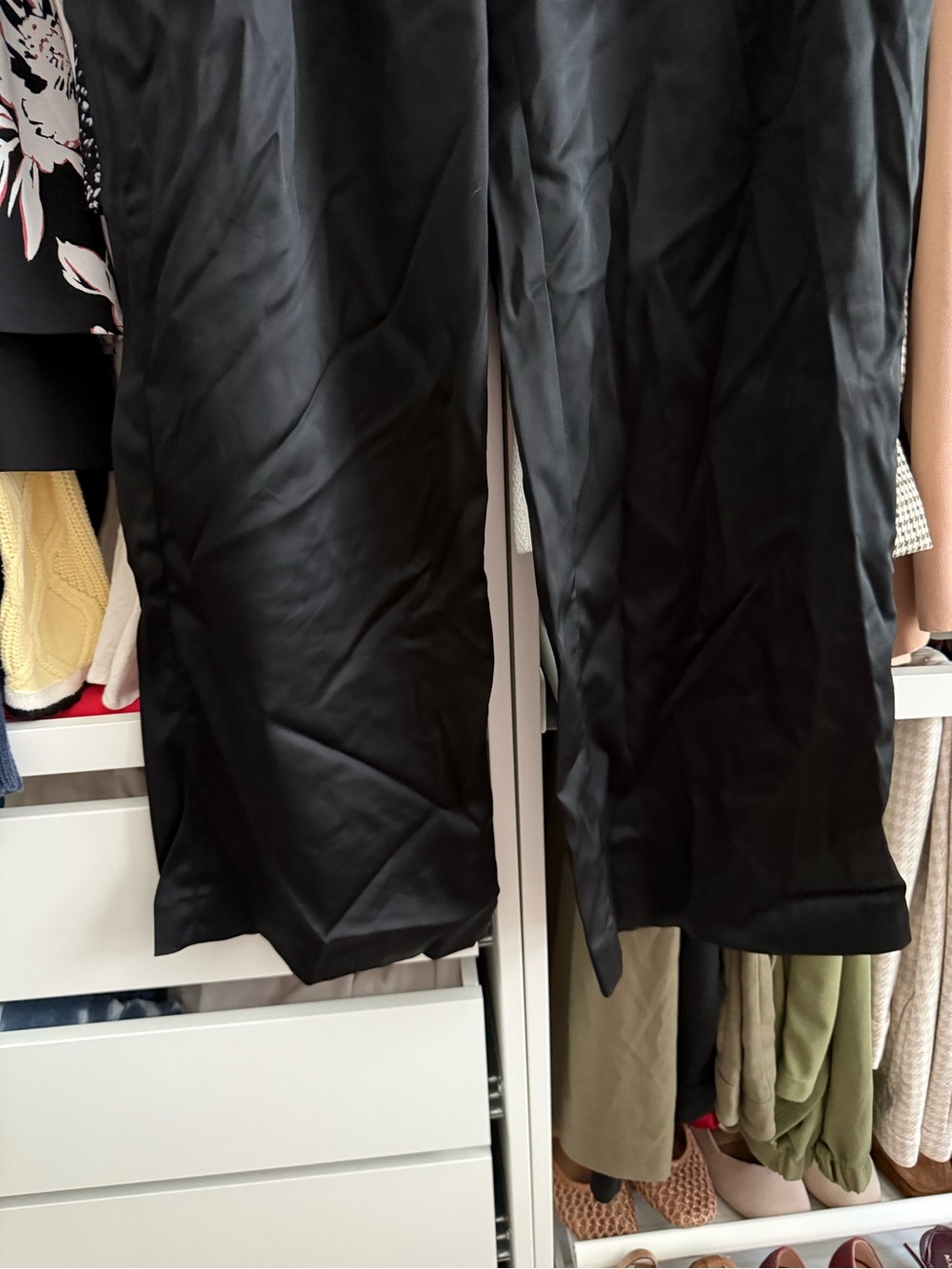Abercrombie and Fitch Black Wide-Leg Women's Pants - Picture 2 of 5